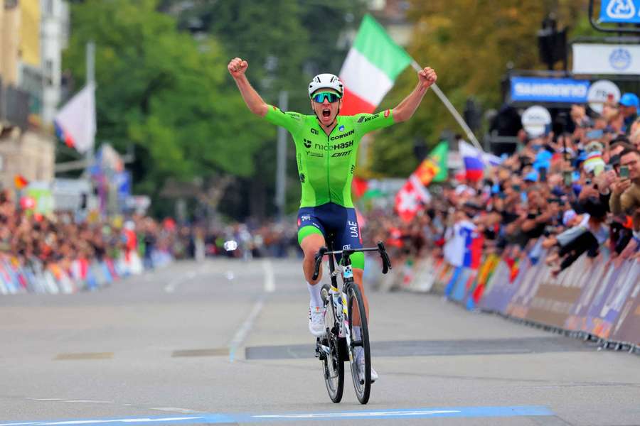 TADEJ POGACAR PROCURA TETRA NO TOUR DE FRANÇA