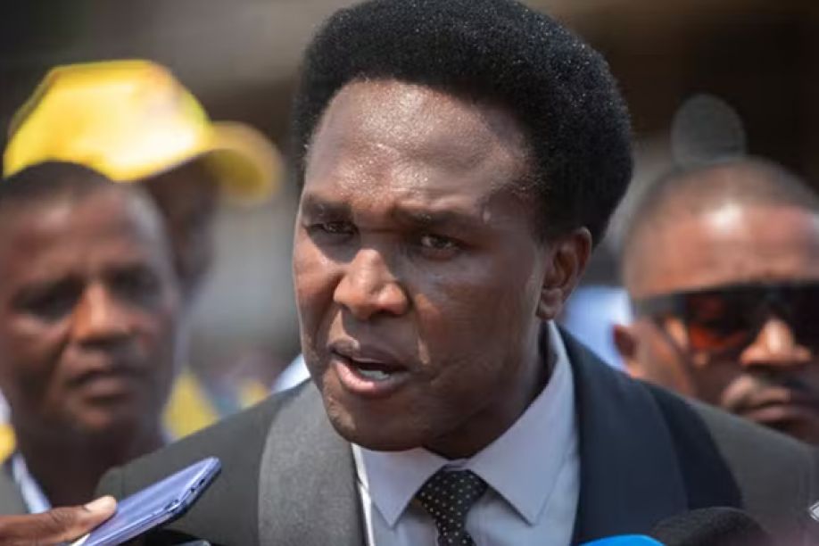 VENÂNCIO MONDLANE COMPARA PROTESTOS EM ANGOLA A MOÇAMBIQUE E DIZ QUE POVO ESTÁ CANSADO