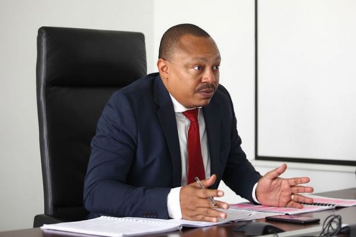 QUANDO O PRESIDENTE DESCE AO BAR E A RUA SOBE AO DEBATE