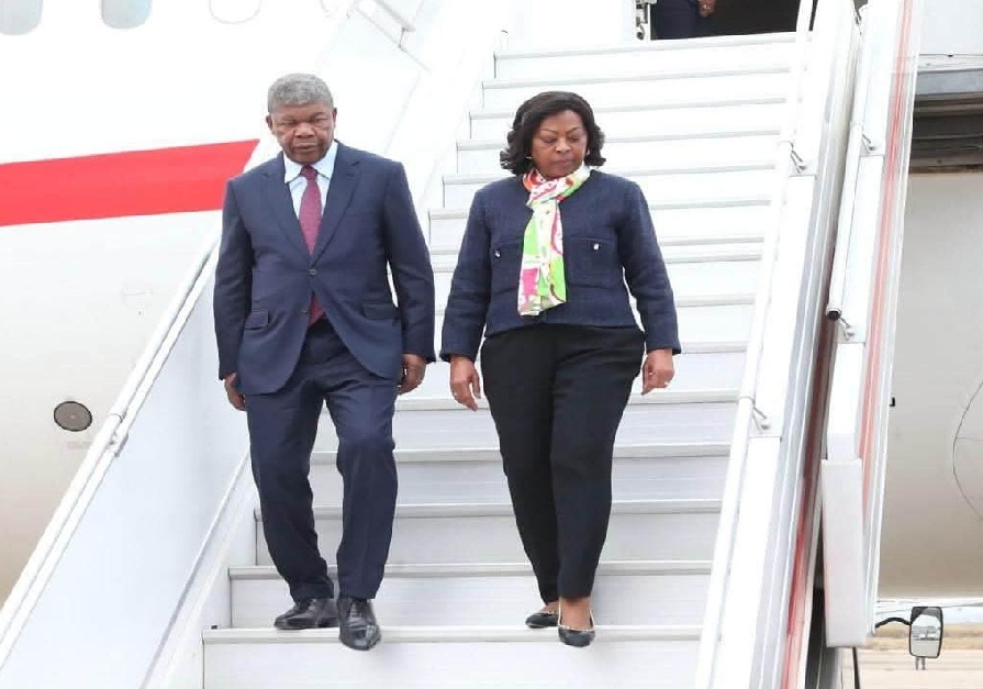 JOÃO LOURENÇO REGRESSA AO PAÍS APÓS VISITA PRIVADA AO BRASIL